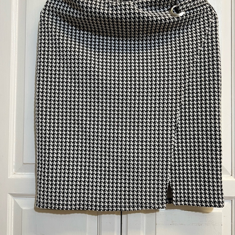 Stylish Black and White Skirt
